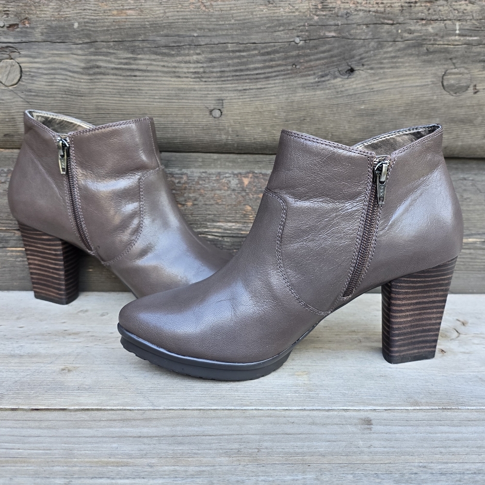 Easy Spirit Kassandra Modern Western Minimalist Antigravity Comfort Bootie 9W - Picture 6 of 16
